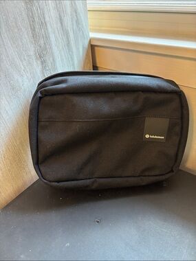 lululemon athletica Black Men's Toiletry Dopp Kit new never used